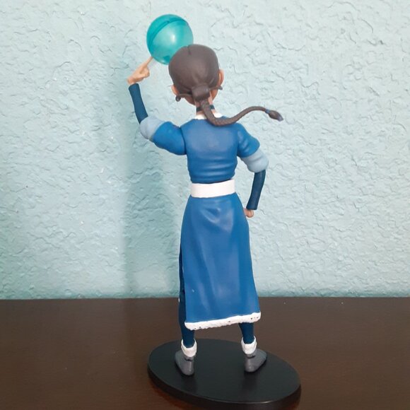 AVATAR THE LAST AIR BENDER KATARA POSEABLE FIGURE DIAMOND SELECT TOYS - Picture 3 of 6